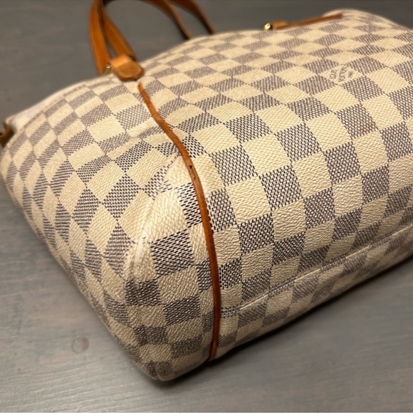 Louis Vuitton bag⭐️ - Picture 6 of 15